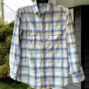 Sonoma long sleeve button down, Size M.